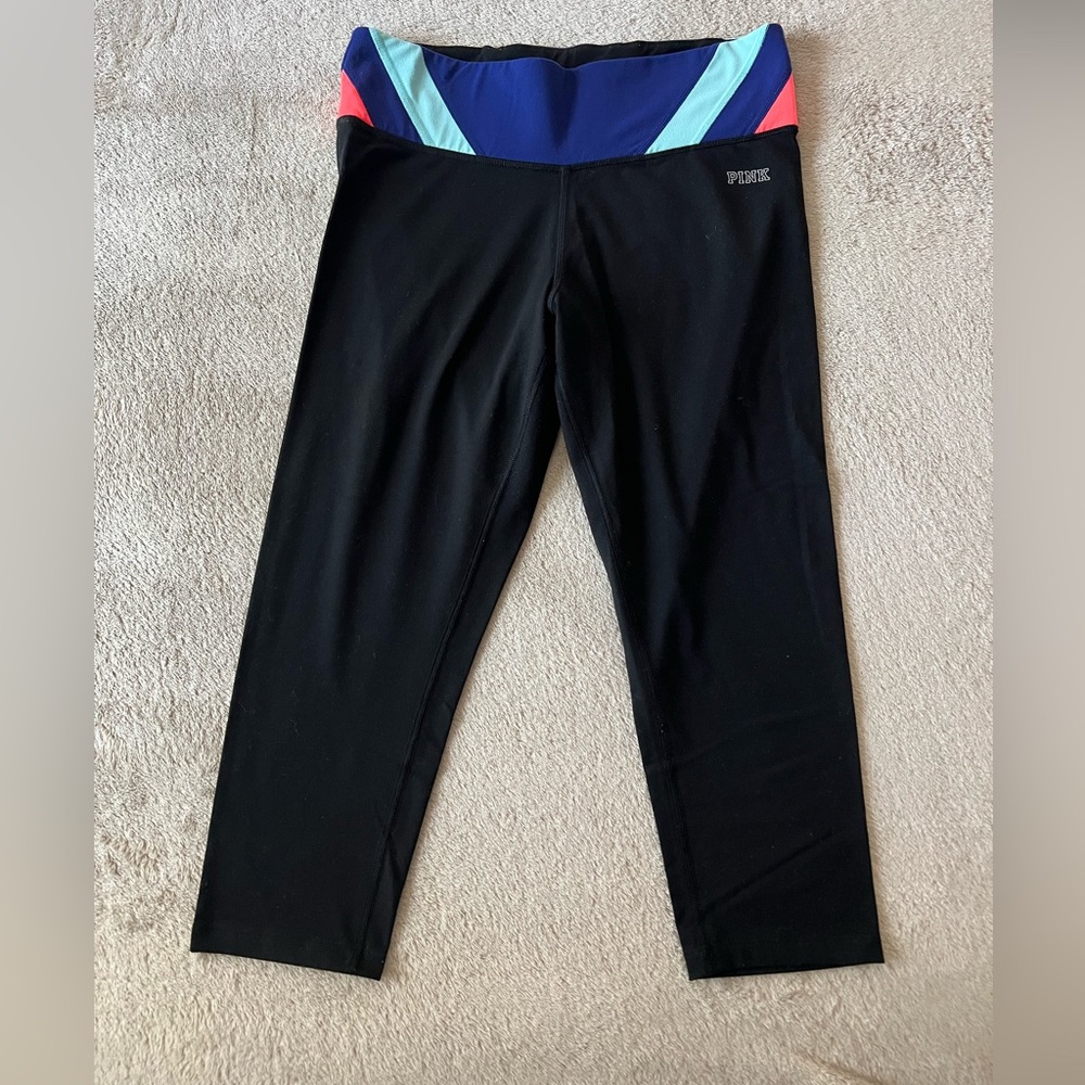 ‼️SALE‼️PINK Victoria’s Secret cropped yoga leggings